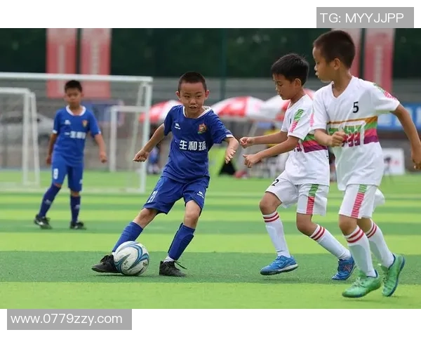 重庆辅仁足球青训助力青少年成长与足球梦想的实现之路